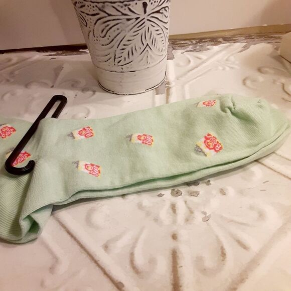 J CREW COTTON NOVELTY SOCKS "BEER CANS" NWT - Picture 3 of 6